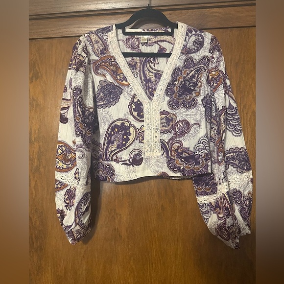 Adorable! Band of the Free Mirabelle Cream Purple Paisley Lace Crop Top New!! - Picture 3 of 8